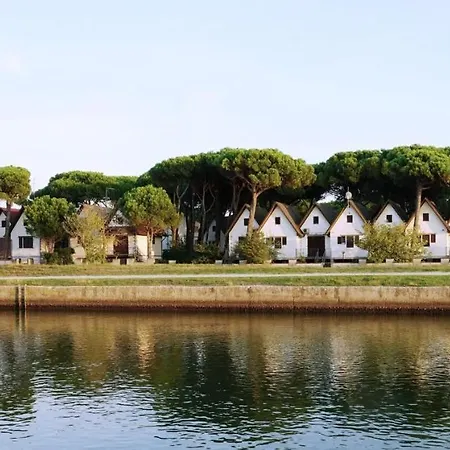 Dom wakacyjny Holiday Homes In Lido Di Spina 21206 *