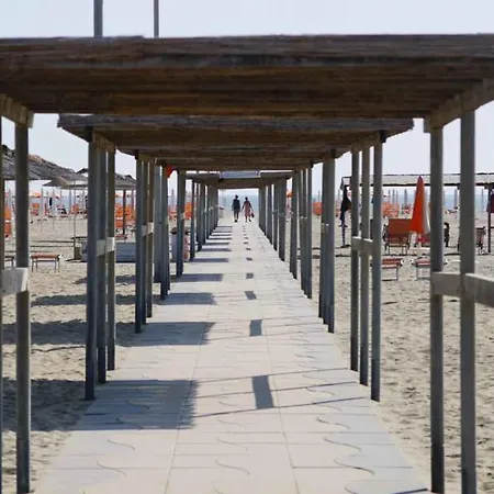 Holiday Homes In Lido Di Spina 21206 *