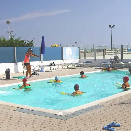Dom wakacyjny Holiday Homes In Lido Di Spina 21206